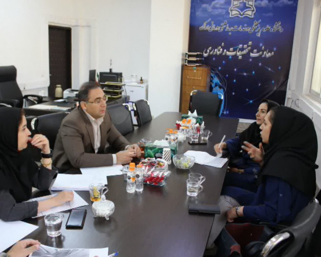 نشست مشترک معاونت تحقیقات و فناوری دانشگاه علوم پزشکی با بیمارستان تخصصی سرطان با محوریت سمپوزیوم سرطان ریه و تأسیس مرکز تحقیقات