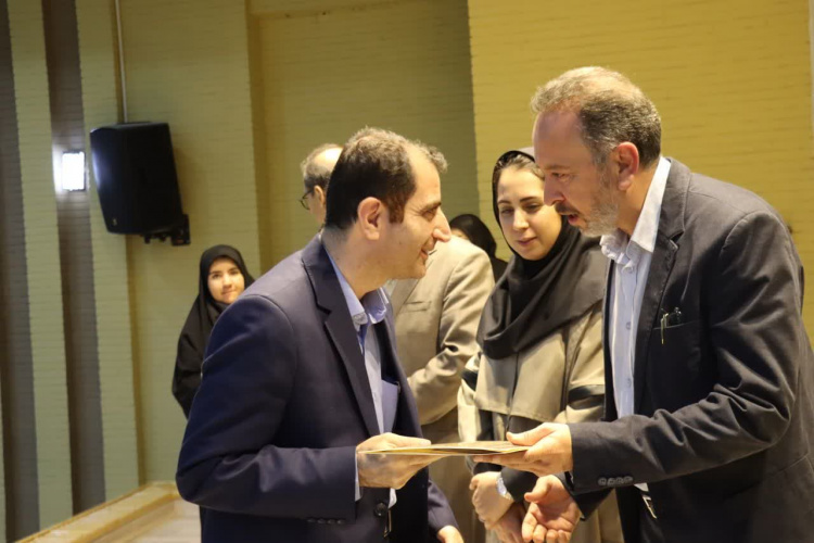 تقدیر مسئولان از اساتید برجسته و عوامل اجرایی سمپوزیوم سرطان